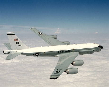 Przkumný americký letoun Boeing RC-135.