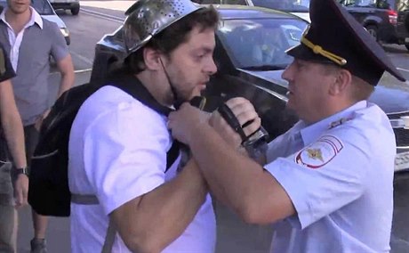 Pastafariáni jsou pi happeningu v Rusku zatýkáni policií.