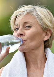 Pití mějte v létě vždy po ruce, vyhněte se bublinkám a alkoholu Za jak dlouho se nápoj dostane do močového měchýře? (ilustrační foto) | na serveru Lidovky.cz | aktuální zprávy