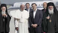 Pape Frantiek v sobotu piletl na ecký ostrov Lesbos, kde spolen s...