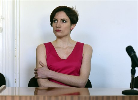 Levicová aktivistka Kateina Krejová u soudu.
