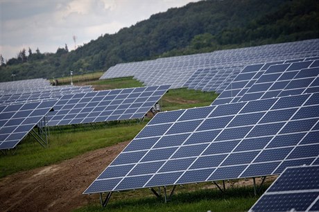 Fotovoltaická elektrárna Vepek u obce Vepek na Mlnicku, která je tsn ped...