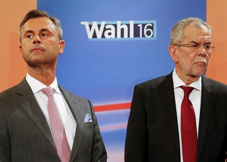 Prezidenttí kandidáti Alexander van der Bellen and Norbert Hofer bhem...