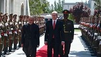 esk premir Bohuslav Sobotka se setkal v Kbulu s afghnskm prezidentem...