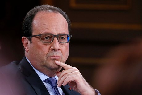 Francouzský prezident Hollande na mimoádné tiskové konferenci k teroristickému...
