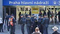 Anonym 10. května telefonicky oznámil uložení bomby na pražském hlavním nádraží... | na serveru Lidovky.cz | aktuální zprávy