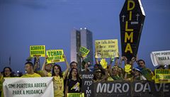 Brazilský senát ve tvrtek odhlasoval doasné sesazení prezidentky Dilmy...