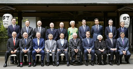 Pedstavitelé G7 na spoleném snímku