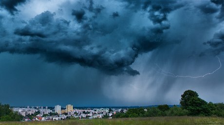 Bouka nad Hradcem Králové.