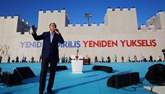 Turecký prezident ped kulisami hradeb