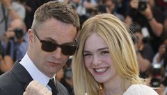 Reisér Nicolas Winding Refn a hereka Elle Fanning uvedli v Cannes film The...