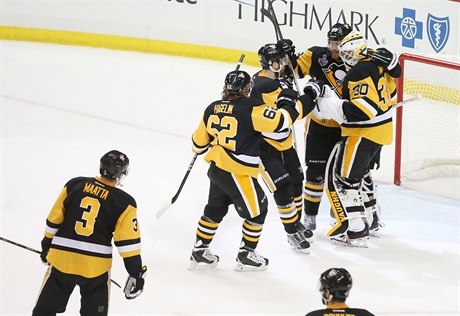 Hokejisté Pitsburghu slaví první výhru ve finále letoních boj o Stanley cup.