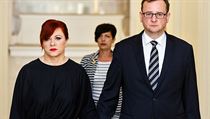 Jana Neasov (za svobodna Jana Nagyov) a expremir Petr Neas.