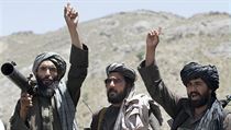 Bojovníci Talibanu v afghánských horách. | na serveru Lidovky.cz | aktuální zprávy
