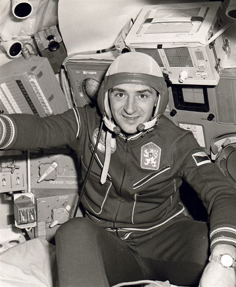 Do konkurzu na prvního eského kosmonauta vojentí velitelé vybrali 24 lidí.