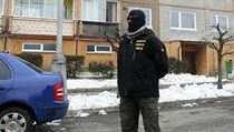 Vyšetřovatel z Generální inspekce bezpečnostních sborů (GIBS) na místě zásahu. Vyšetřovatel z Generální inspekce bezpečnostních sborů (GIBS) na místě zásahu.
