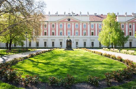 Zkladn kmen Invalidovny byl poloen zaasti csae Karla VI. dne 15.srpna...