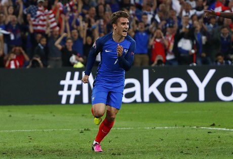 Griezmann slaví.