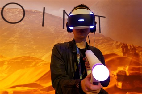 Virtuální realita v podob Sony a jeho produktu PlayStation VR.