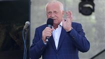 Exprezident Václav Klaus oslavil 19. června v Praze na Štvanici své 75.... Exprezident Václav Klaus oslavil 19. června v Praze na Štvanici své 75....