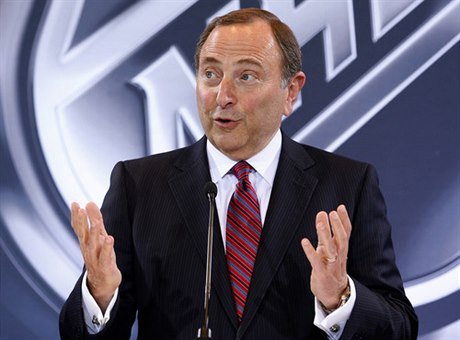 Komisioná NHL Gary Bettman.