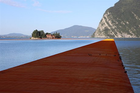 The Floating Piers ped sputním.