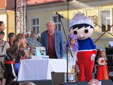 Ve svte pohádek nesmí chybt Veerníek ani patron festivalu herec Jií Lábus.