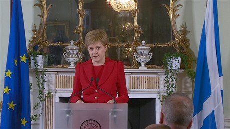 Skotská premiérka Nicola Sturgeonová chce po rozhodnutí o brexitu zajistit pro...