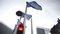 Červená na semaforech u sídla EU v Bruselu. Červená na semaforech u sídla EU v Bruselu.