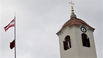 Nad Špilberkem zavlály rudé trenky. Vyvěsilo je tam divadlo Husa na provázku | na serveru Lidovky.cz | aktuální zprávy