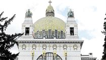 Zlatá a bílá. Pozlacená kupole kostela sv. Leopolda na Steinhofu září v zeleni... | na serveru Lidovky.cz | aktuální zprávy