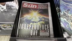 Titulní strana bulvárního deníku The Sun, který vyzýval britské tenáe k...
