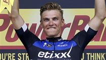 Marcel Kittel slav vtzstv ve spurtu 4. etapy Tour de France.