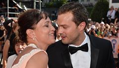 Irský herec Jamie Dornan a hereka Alena Mihulová pozdravili diváky ped...