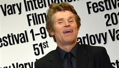 Americký herec Willem Dafoe pevzal 1. ervence v Karlových Varech Kiálový...