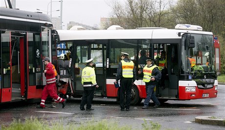 Zásah záchraná u úterní sráky MHD v Modanech.