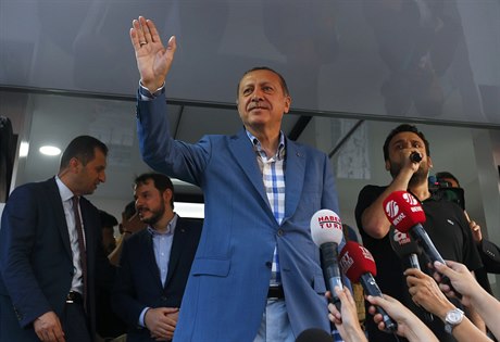 Tayyip Erdogan promlouvá ke svým lidem po zmaeném pokusu o vojenský pevrat
