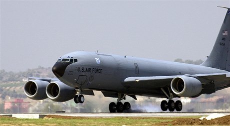 KC-135R Stratotanker ve slubách amerického letectva na turecké základn...