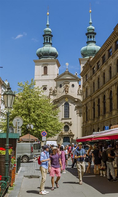 Ve kostela svatého Havla.