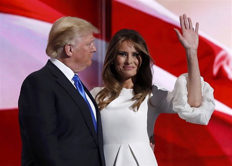 Donald Trump a jeho manelka Melania na republikánském sjezdu v Clevelandu.