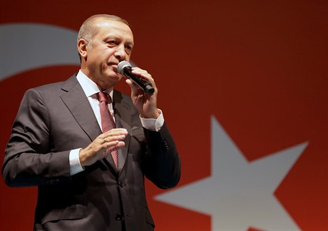 Turecký prezident Erdogan a nmecká kancléka Merkelová.