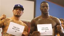 Zleva: Chris Arreola a Deontay Wilder na pátečním vážení. | na serveru Lidovky.cz | aktuální zprávy