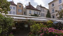 Pohled zezadu na bývalé radniční domy na Malém náměstí v Praze. | na serveru Lidovky.cz | aktuální zprávy