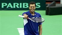 Jo-Wilfried Tsonga se raduje ze zisku rozhodujcho tetho bodu.