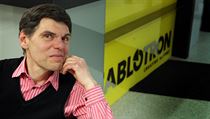 Zakladatel a majitel Jablotronu Dalibor Dědek. Zakladatel a majitel Jablotronu Dalibor Dědek.