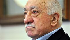 Turecký duchovní Fethullah Gülen mluví k médiím po nevydaeném pui proti...