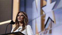 Melania Trumpová hovoí na sjezdu Republikánské strany.