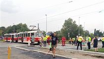 V Sokolovsk ulici se srazila tramvaj s nkladnm autem.