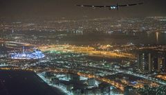 Solar Impulse 2 nad Abú Zabí.