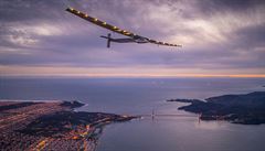 Solar Impulse 2 nad Golden Gate Bridge.